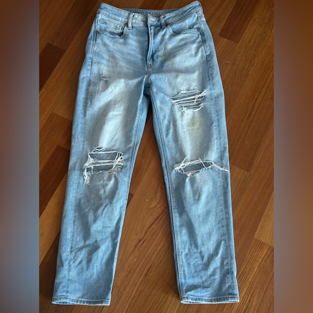 American Eagle Outfitters Mom Straight Jeans